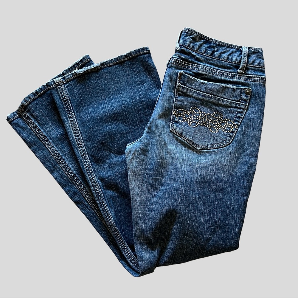 Aeropostale - Bling Accent Jeans 
Hailey “Curvy” Size 5/6 Distressed